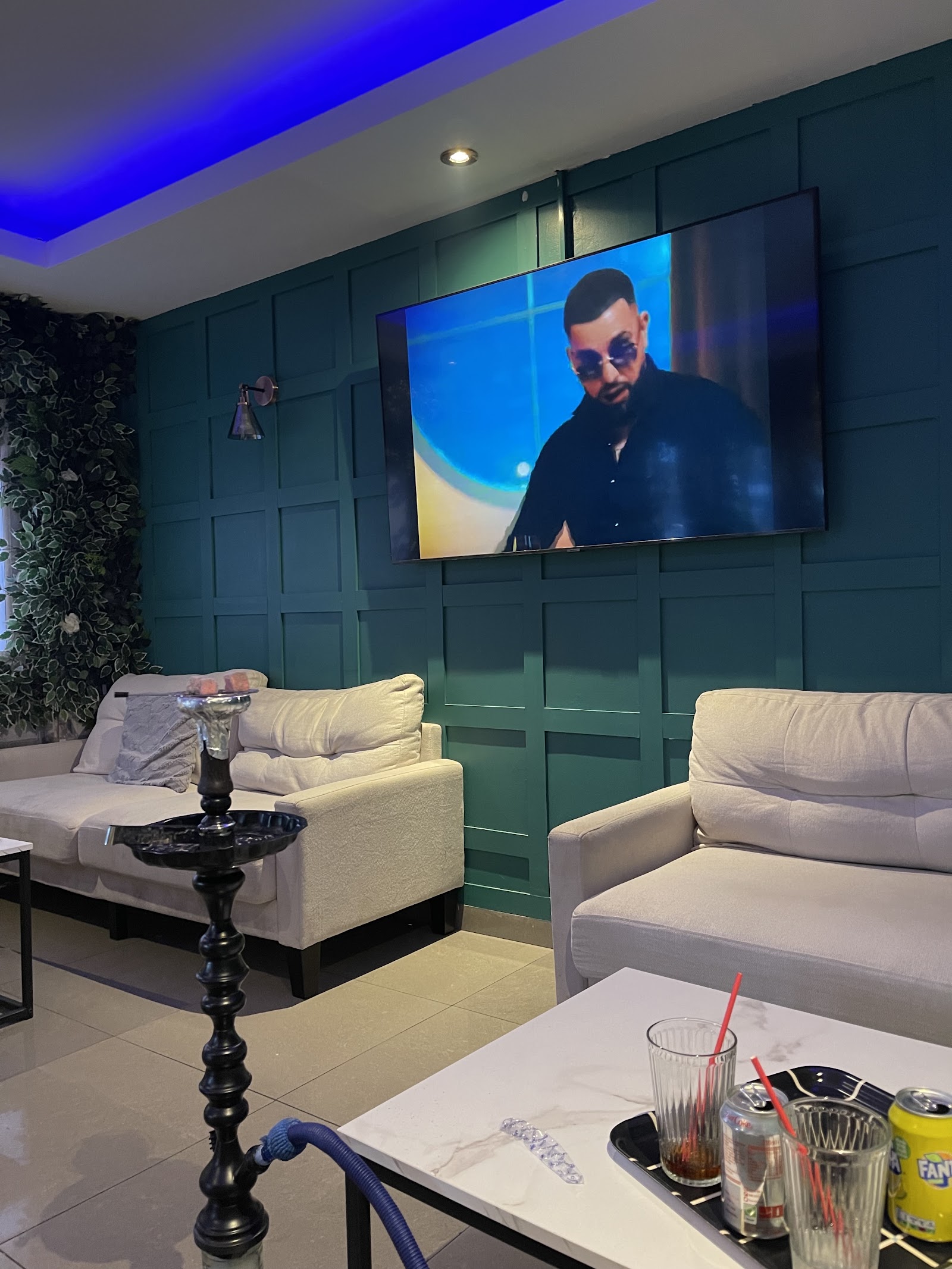 Ivy lounge in Manchester (photo 2)
