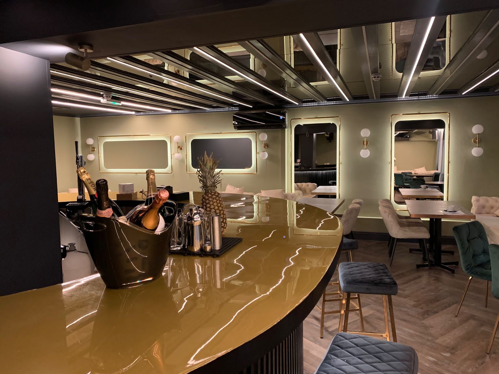 LOUNGE ® in Birmingham (photo 3)