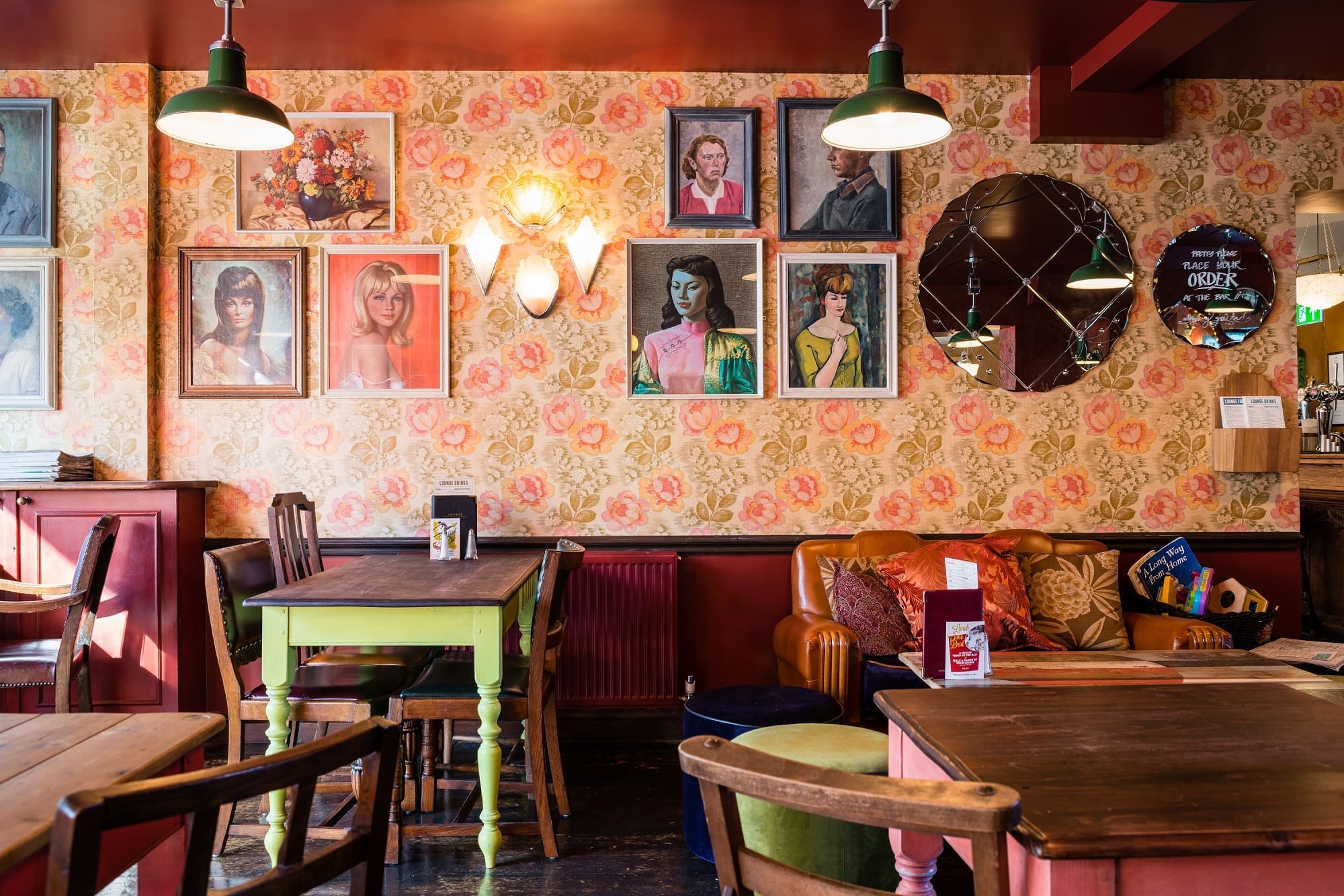 Lounge in Bristol