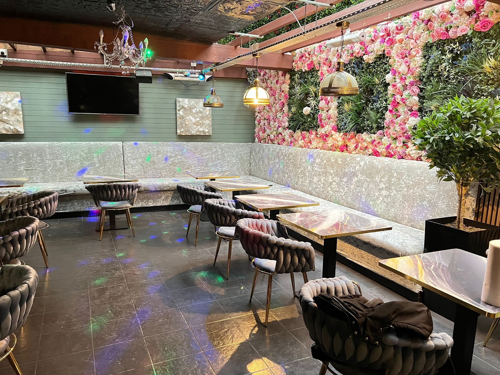 Sahar Lounge in London (photo 3)